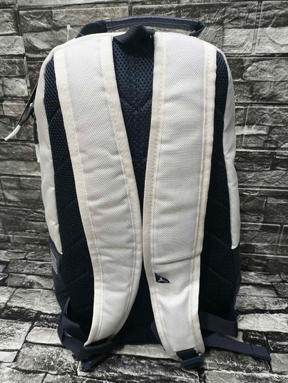 MOCHILA JORDAN 11 OBSIDIAN CON LLAVERO