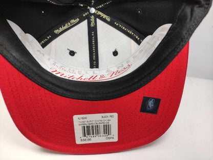 GORRA PLANA BULLS BRED MITCHEL AND NESS SNAPBACK