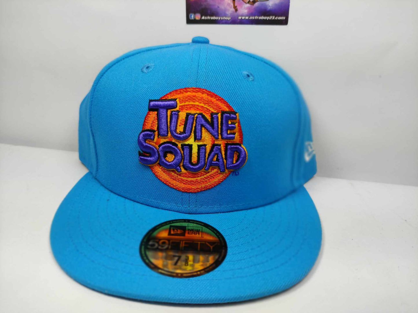 GORRA PLANA NEW ERA SPACE JAM TUNE SQUAD CERRADA (7 3/8)