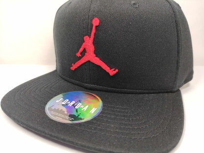 GORRA JORDAN PLANA BRED 2015 CON HOLOGRAMA UNITALLA ADULTO