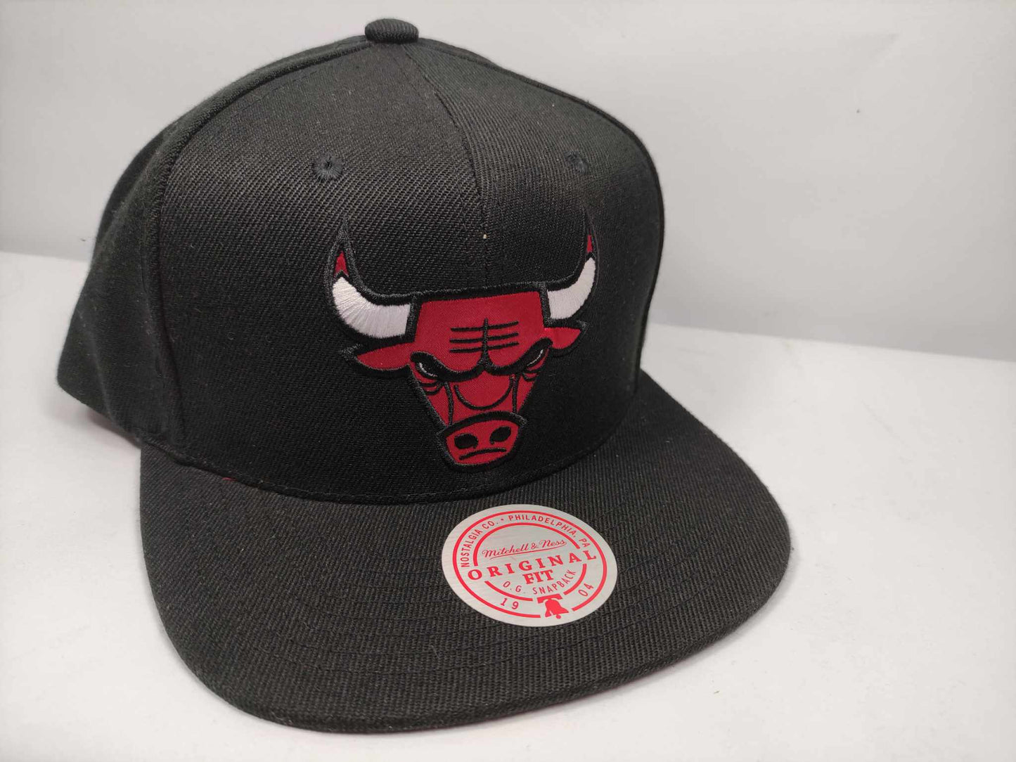 GORRA PLANA BULLS BRED MITCHEL AND NESS SNAPBACK