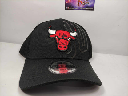 GORRA CURVA NEW ERA BULLS CERRADA (M/L)