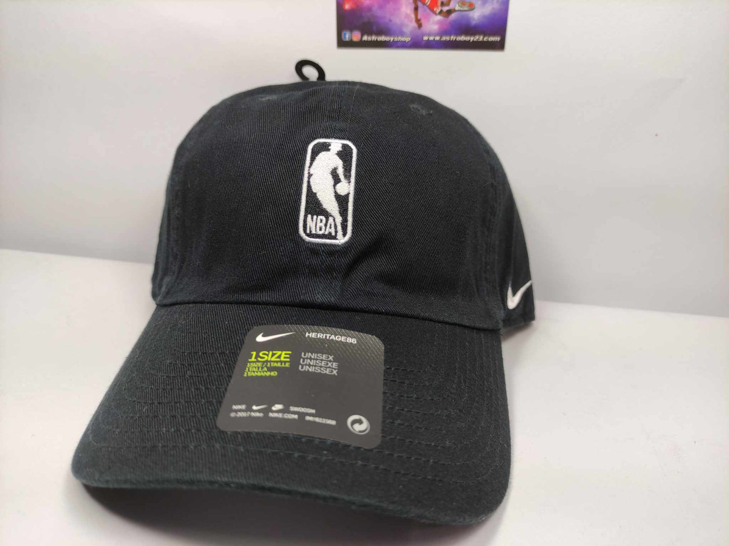 GORRA NIKE NBA BLACK HERITAGE CURVA