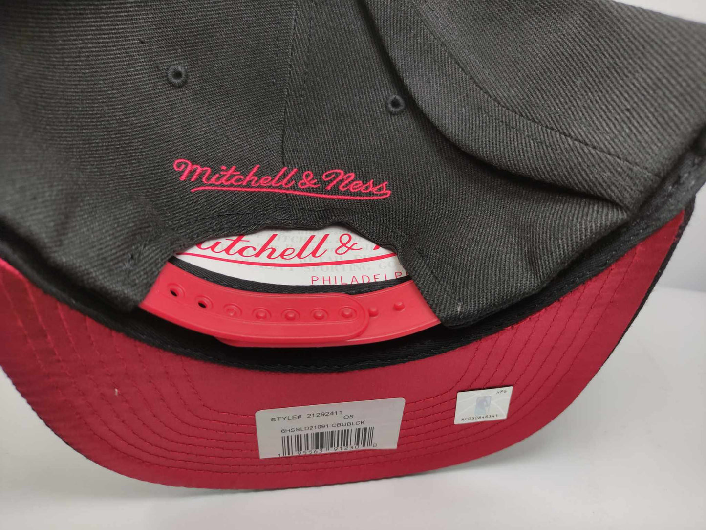 GORRA PLANA BULLS BRED MITCHEL AND NESS SNAPBACK