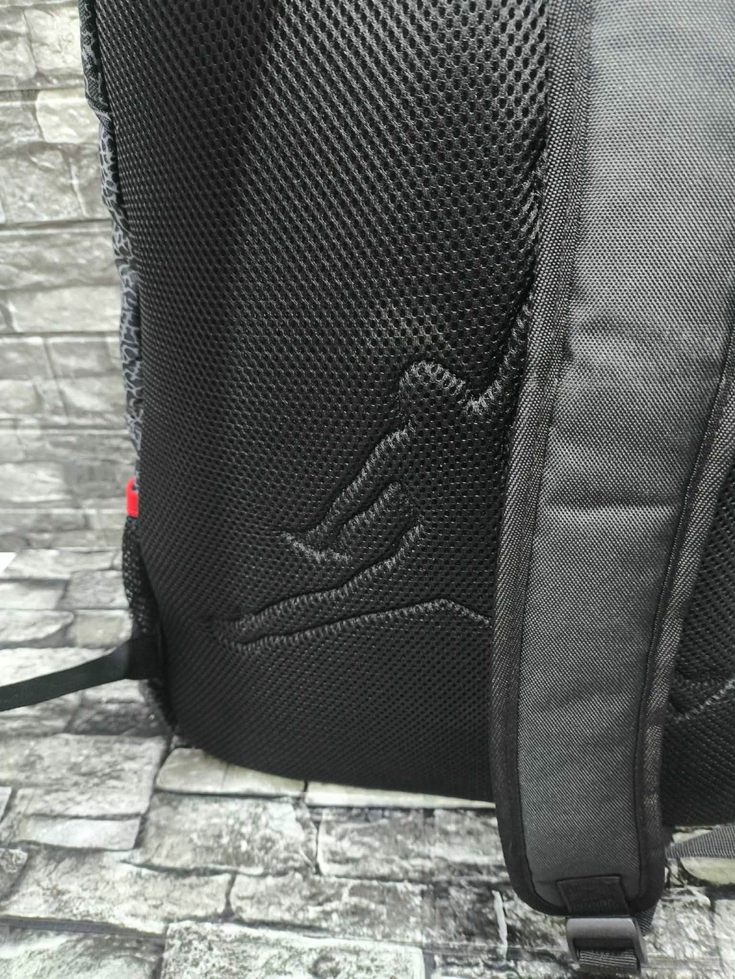 MOCHILA JORDAN JUMPMAN23 ELEPHANT PRINT LOGO DE METAL