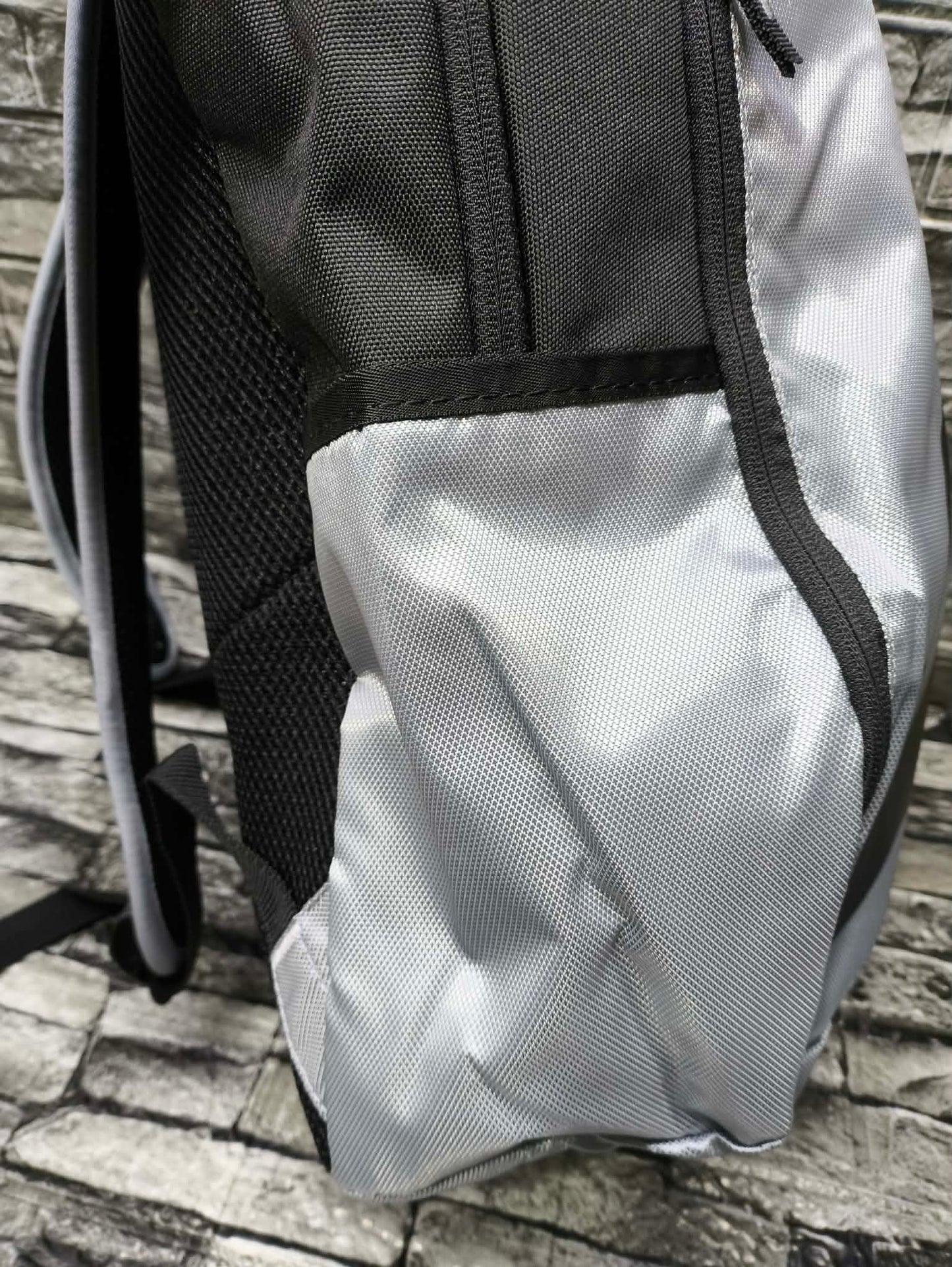 MOCHILA JORDAN SPLIT BAGPACK SILVER BLACK ESP LAP 14"