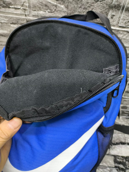 MOCHILA NIKE BRASILIA KIDS BLUE BASIC (40 ALTO X 24CM ANCHO)