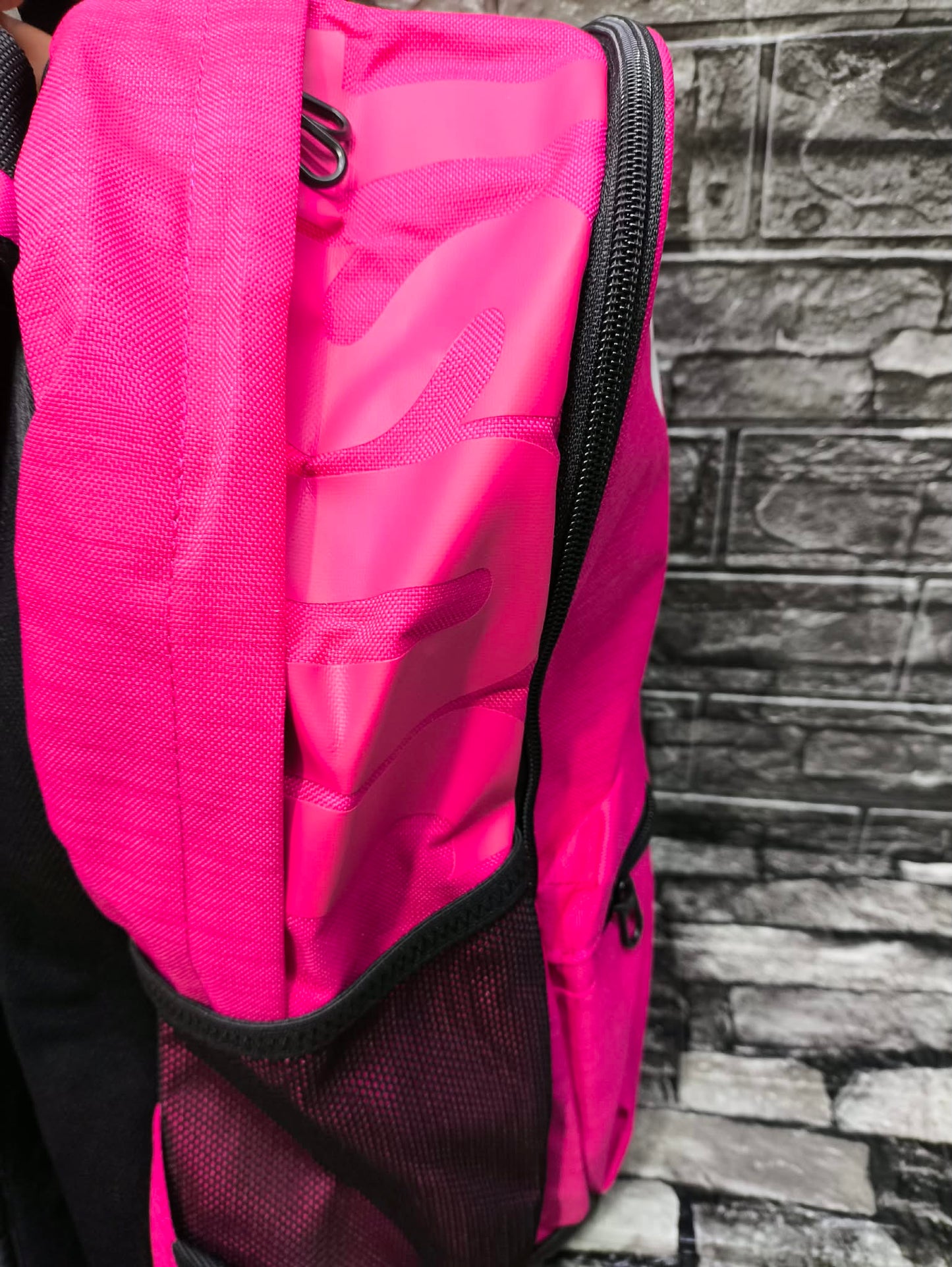 MOCHILA NIKE BRASILIA BAGPACK FUCHSIA (42 ALTO X 28CM ANCHO ESP LAP 15")