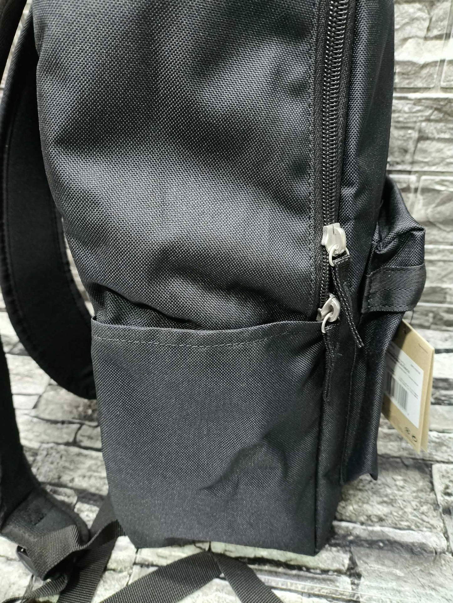 MOCHILA NIKE HERITAGE HBR  BLACK (42 ALTO X 28 ANCHO ESP LAP 15")