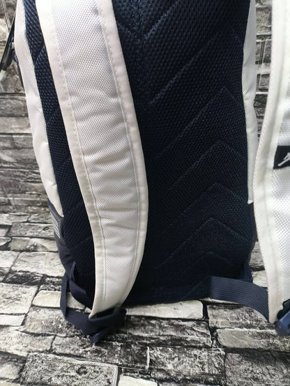 MOCHILA JORDAN 11 OBSIDIAN CON LLAVERO