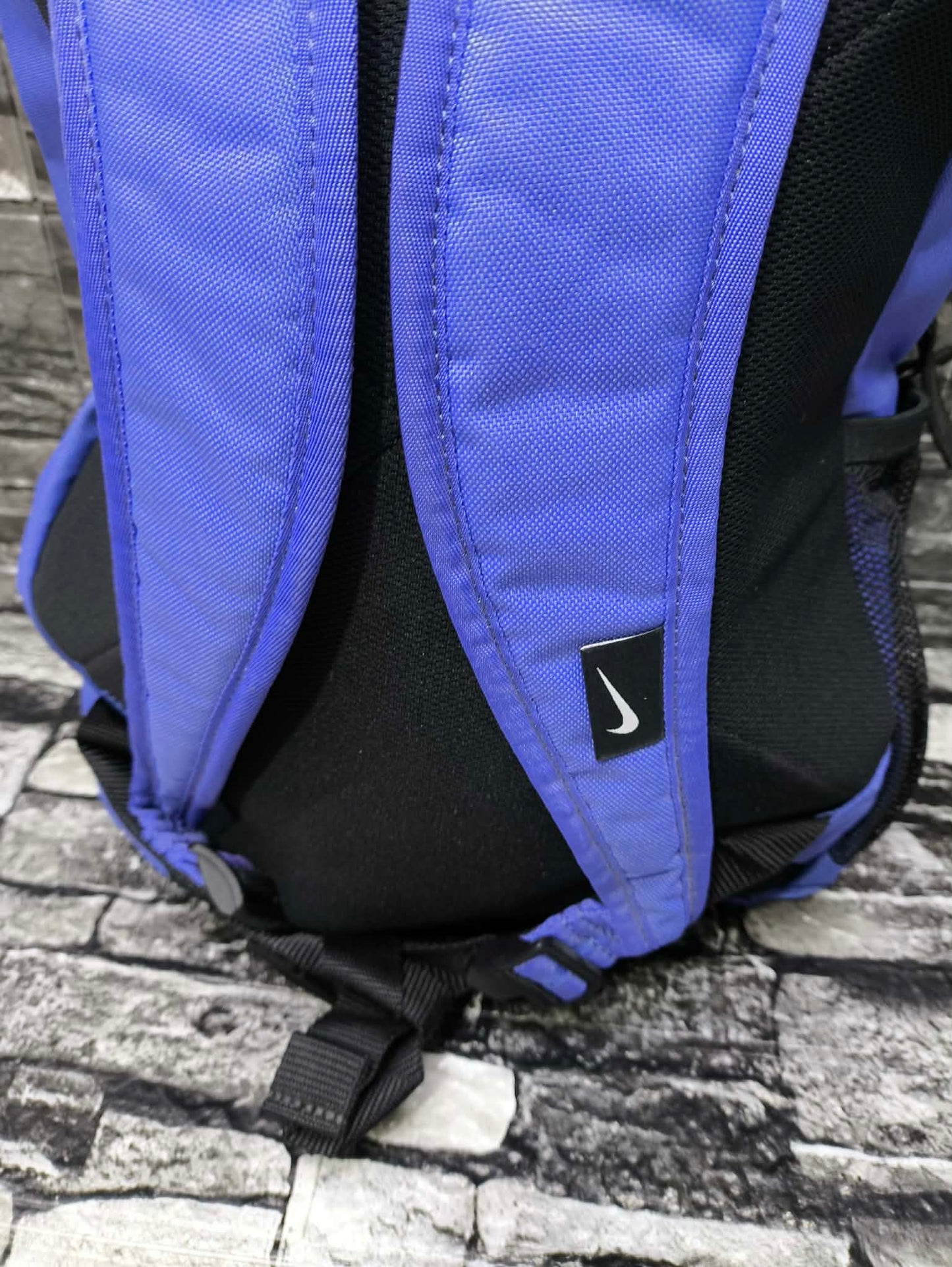 MOCHILA NIKE ELEMENTAL PURPLE (40 ALTO X 27CM ANCHO)