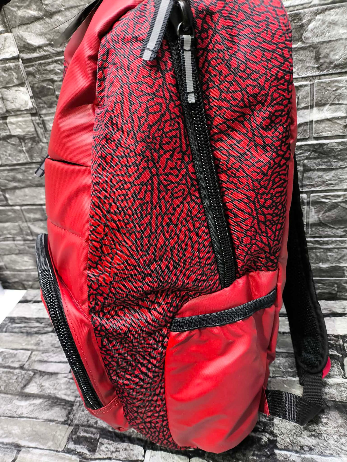 MOCHILA JORDAN ALL WORLD GYM RED ELEPHANT PRINT