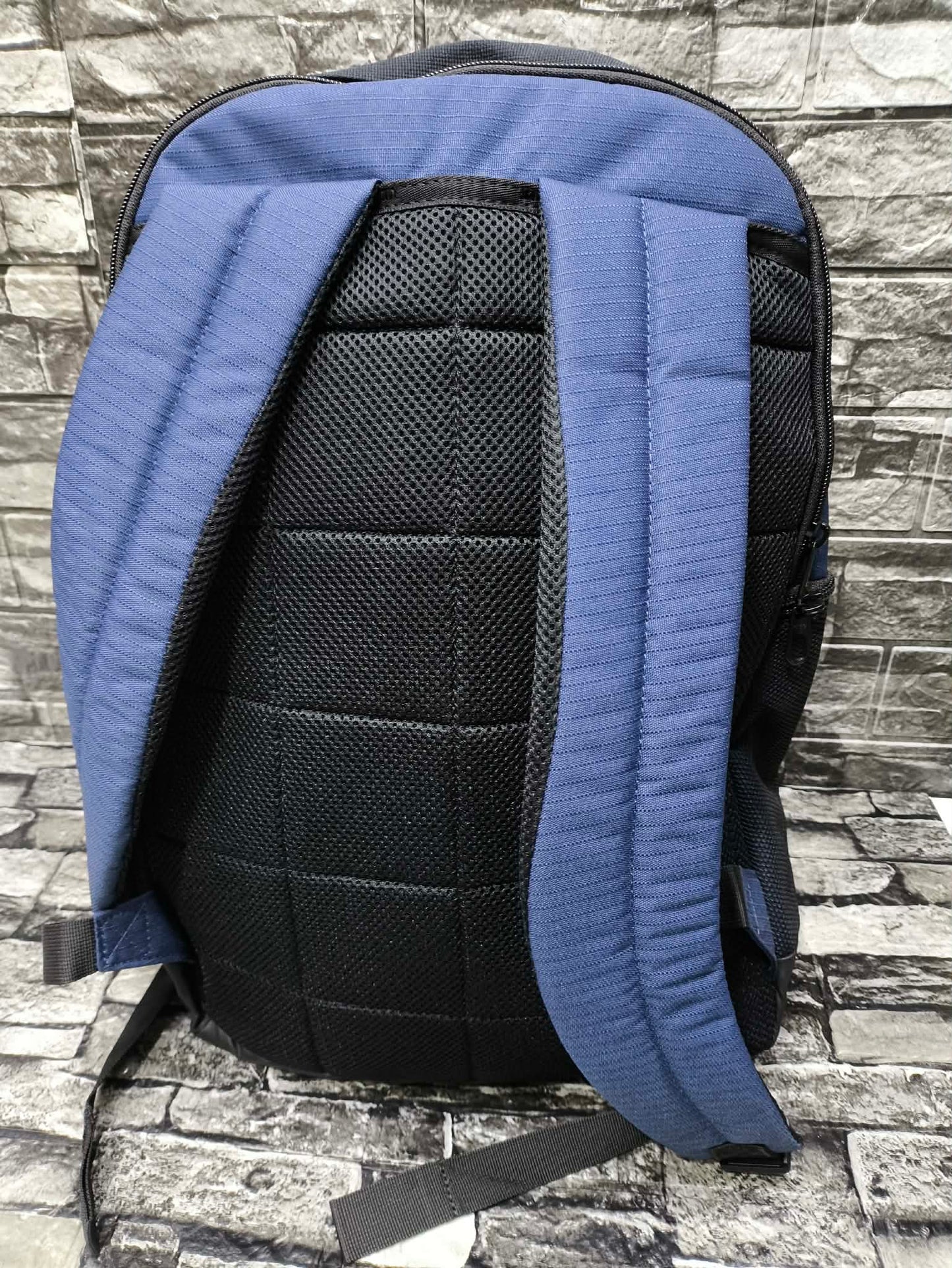MOCHILA NIKE BRASILIA 9.0 MUY COMPLETA 2 COMPARTIEMIENTOS ESP LAP15"