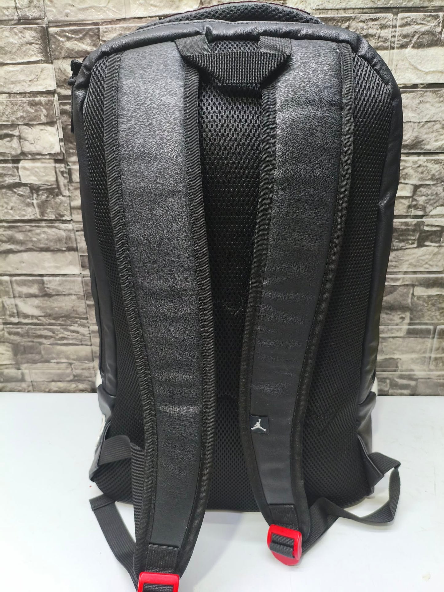 MOCHILA JORDAN 12 PLAYOFFS EDITION ESP LAP 15" oferta!!