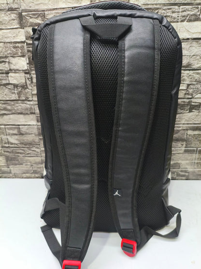 MOCHILA JORDAN 12 PLAYOFFS EDITION ESP LAP 15" oferta!!