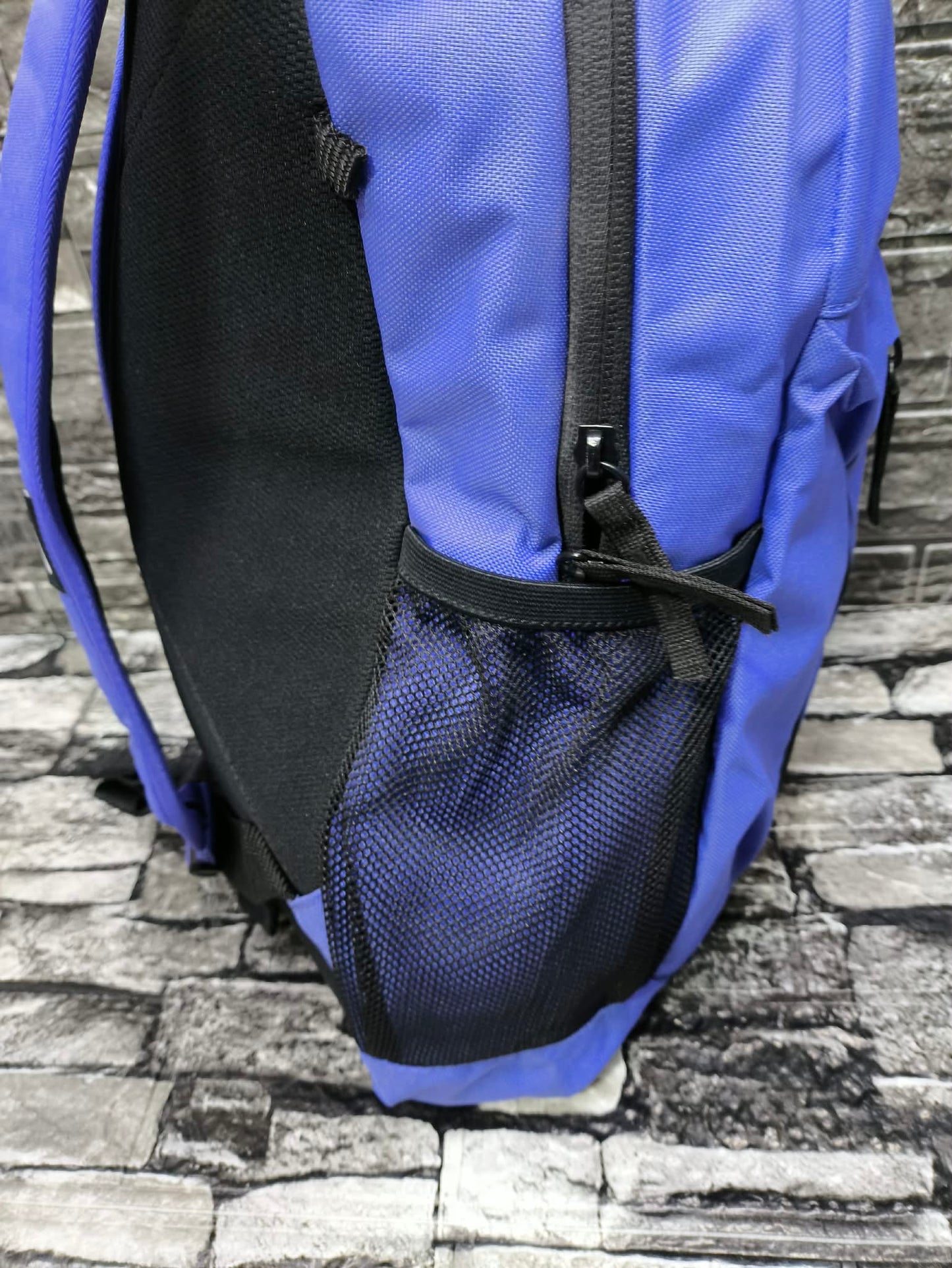 MOCHILA NIKE ELEMENTAL PURPLE (40 ALTO X 27CM ANCHO)