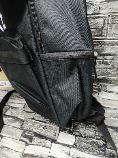 MOCHILA NIKE HERITAGE HBR  BLACK (42 ALTO X 28 ANCHO ESP LAP 15")