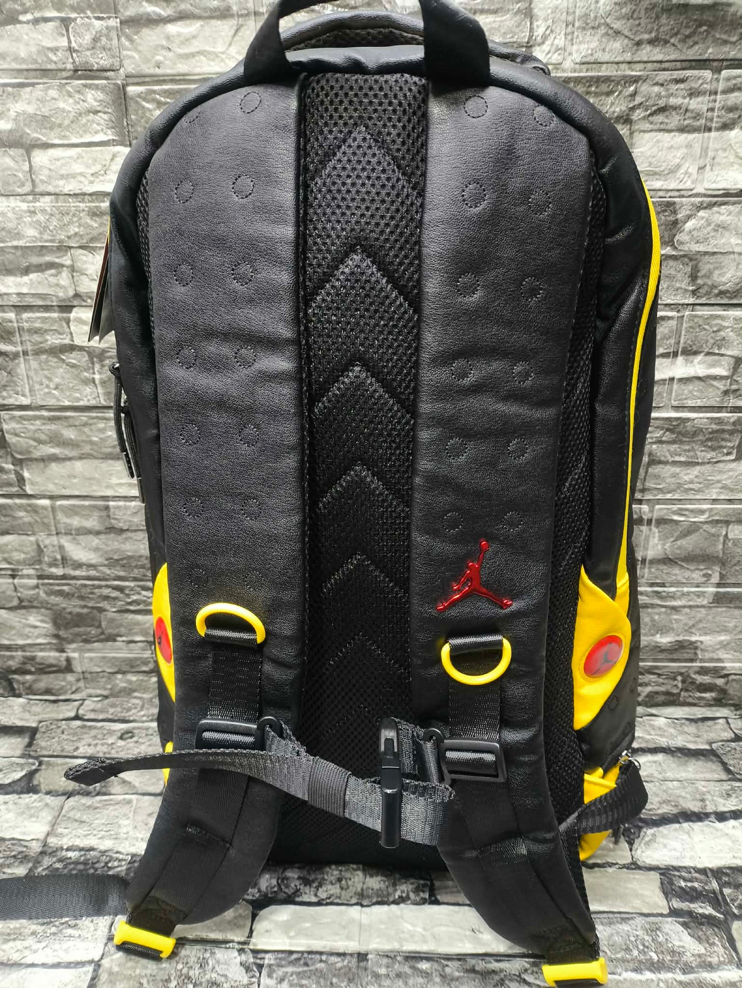 MOCHILA JORDAN 13 BLACK YELLOW CARMELO ANTHONY OFERTA