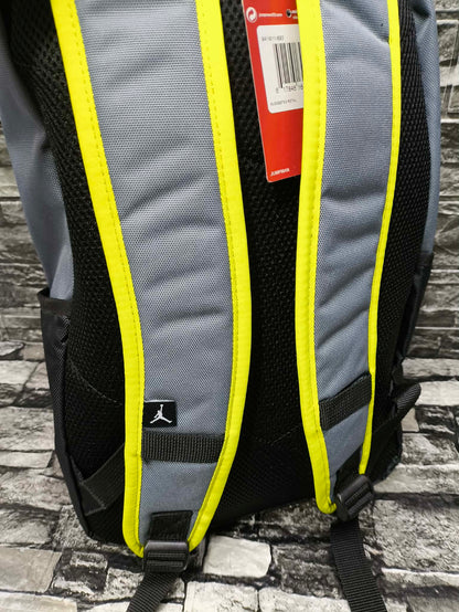 MOCHILA JORDAN SPLIT BAGPACK BLACK YELLOW ESP LAPTOP 14"