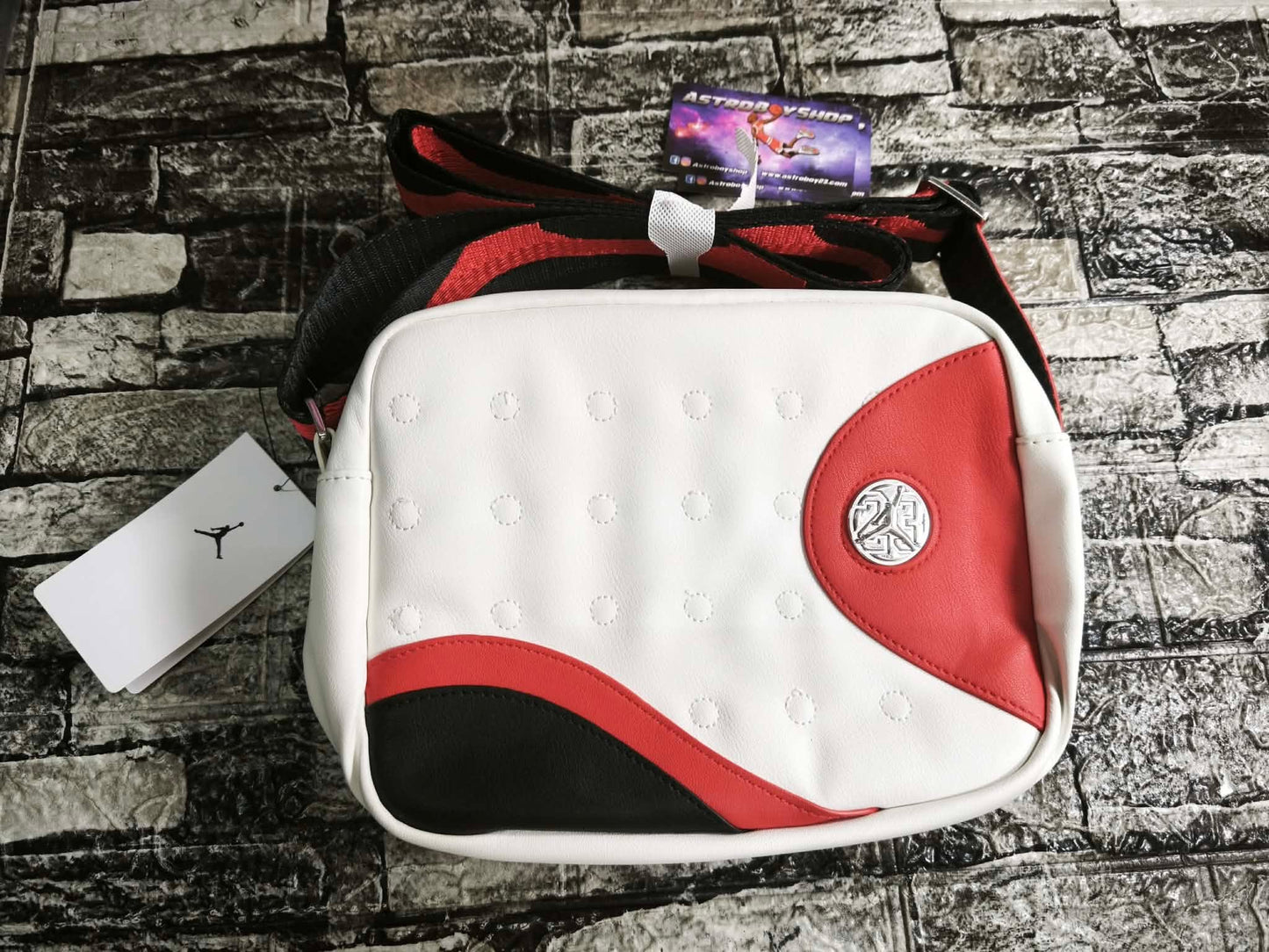 CANGURERA CROSSBODY JORDAN 13 CHICAGO (25 X 19CM) 2026