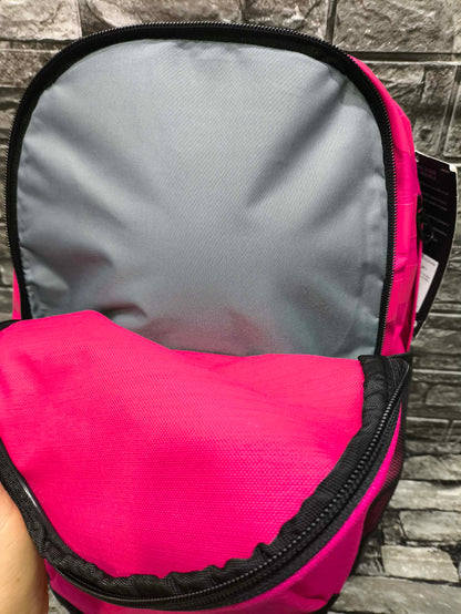 MOCHILA NIKE BRASILIA BAGPACK FUCHSIA (42 ALTO X 28CM ANCHO ESP LAP 15")