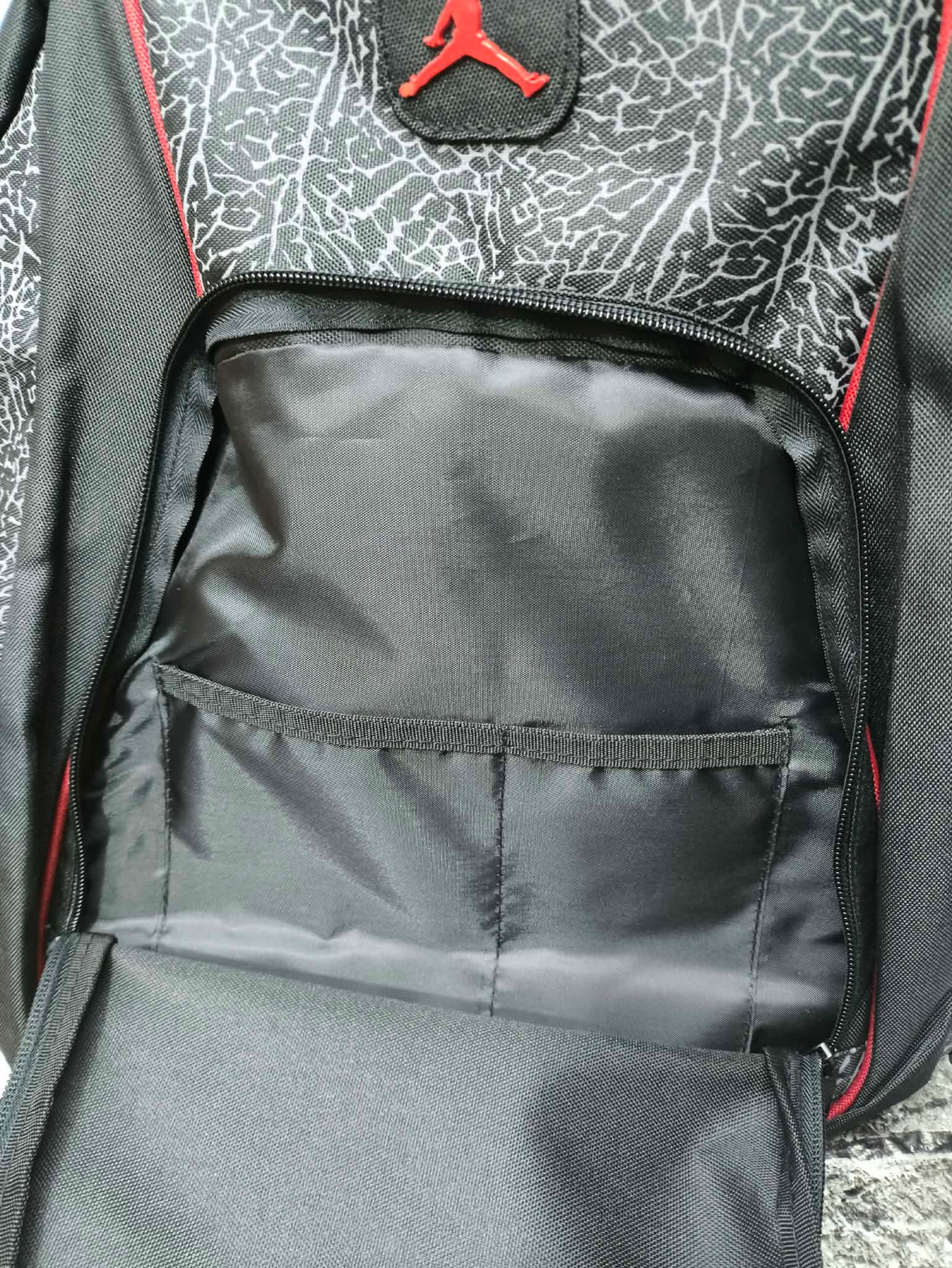 MOCHILA JORDAN JUMPMAN23 ELEPHANT PRINT LOGO DE METAL