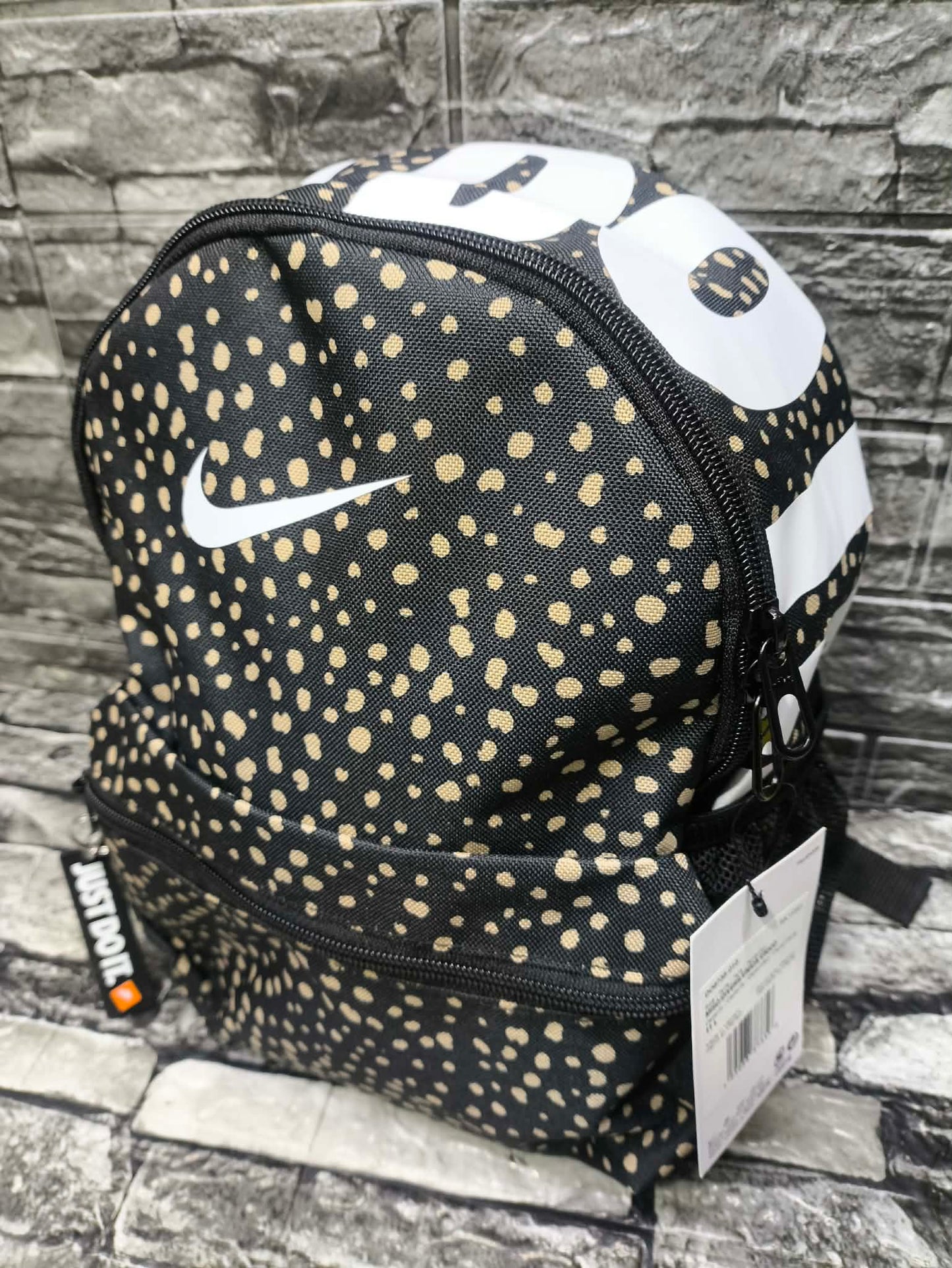 MINI BAG NIKE "CHETTA" NIÑAS MEDIDAS:23CM ANCHO X 30CM ALTO