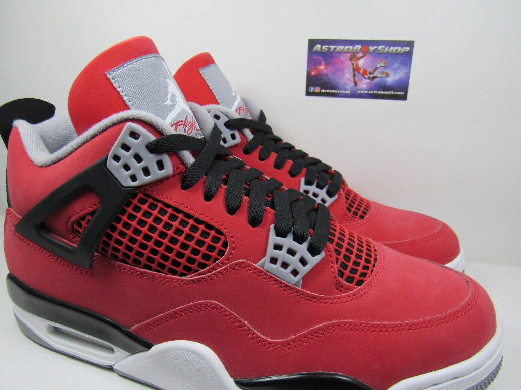 JORDAN 4 TORO BRAVO 2026 EN CAJA