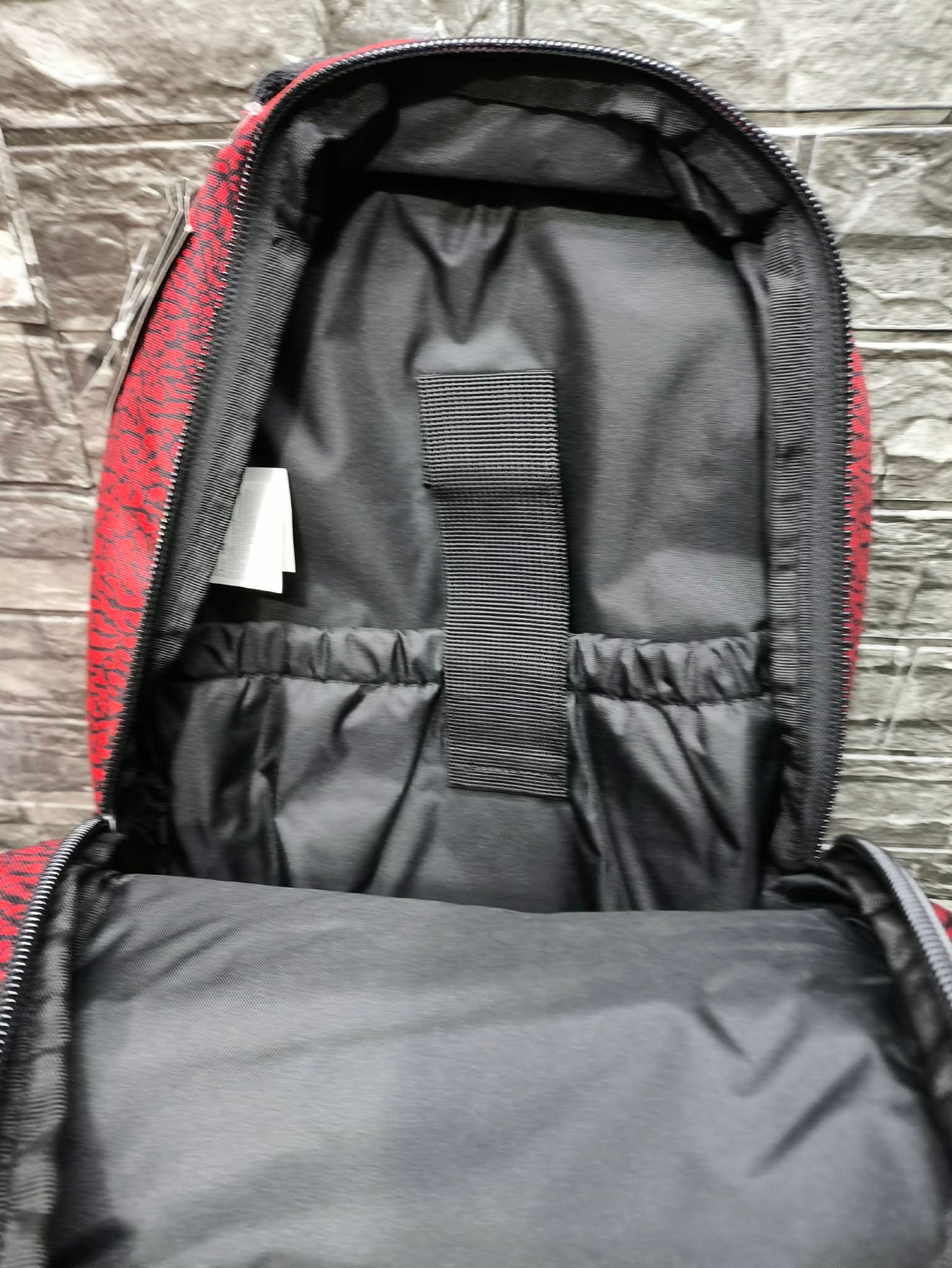 MOCHILA JORDAN ALL WORLD GYM RED ELEPHANT PRINT