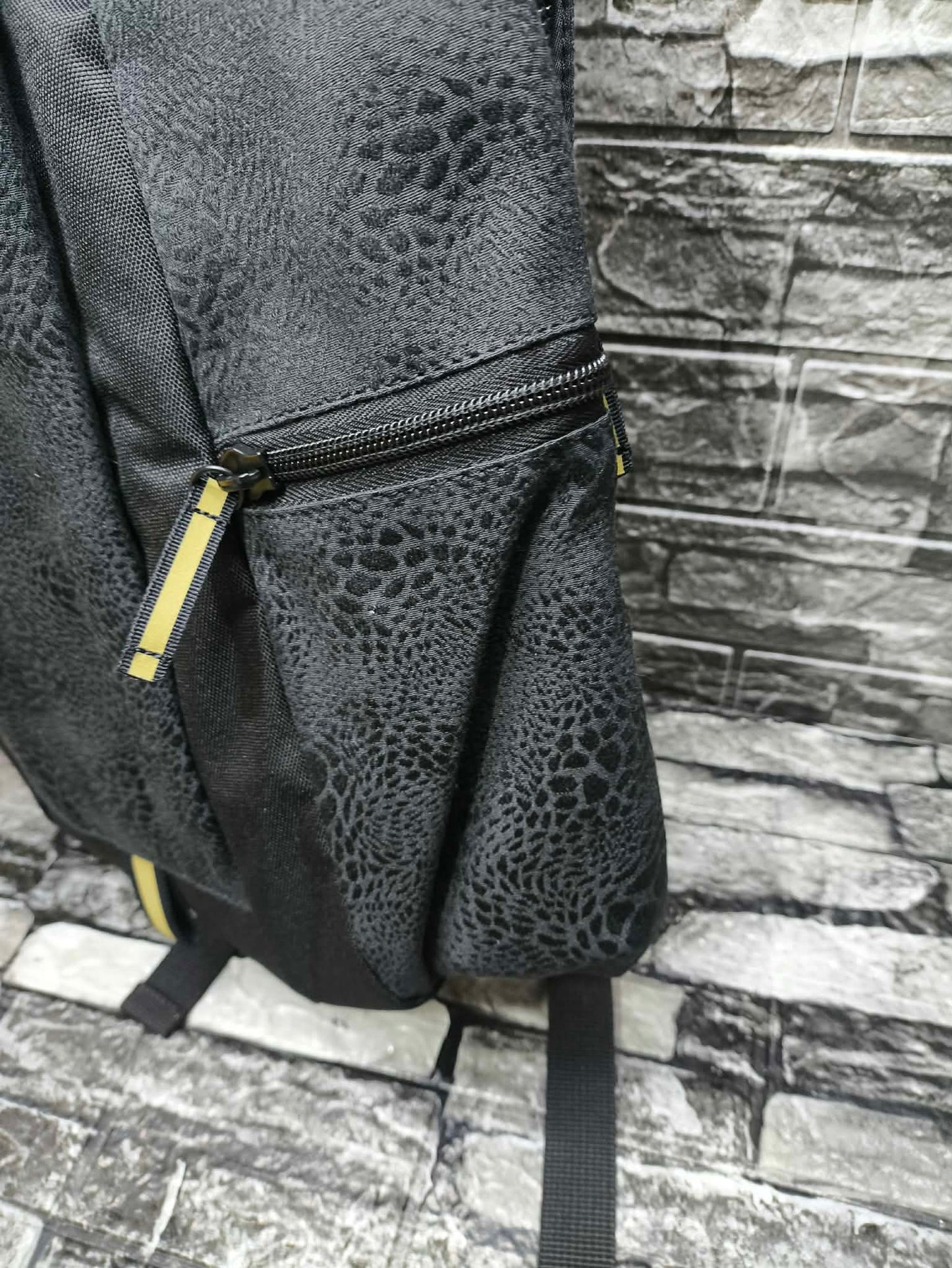 MOCHILA JORDAN BLACK CAT GOLD ESP LAP 15"
