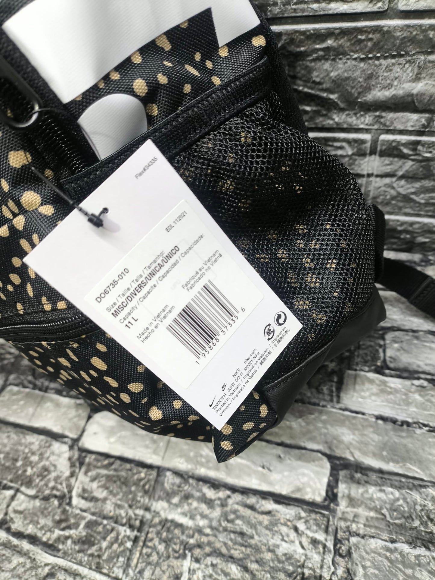 MINI BAG NIKE "CHETTA" NIÑAS MEDIDAS:23CM ANCHO X 30CM ALTO