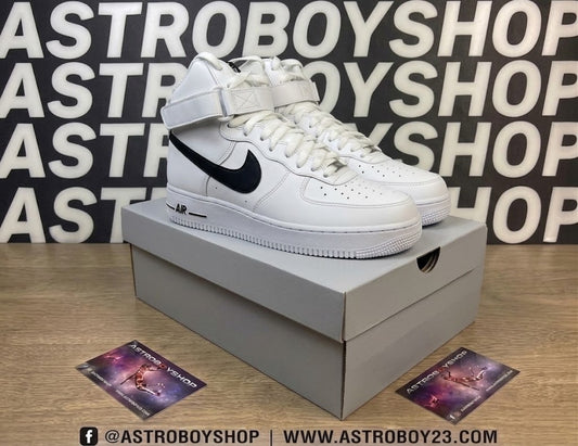 NIKE AIR FORCE ONE HIGH WHITE AND BLACK EN CAJA