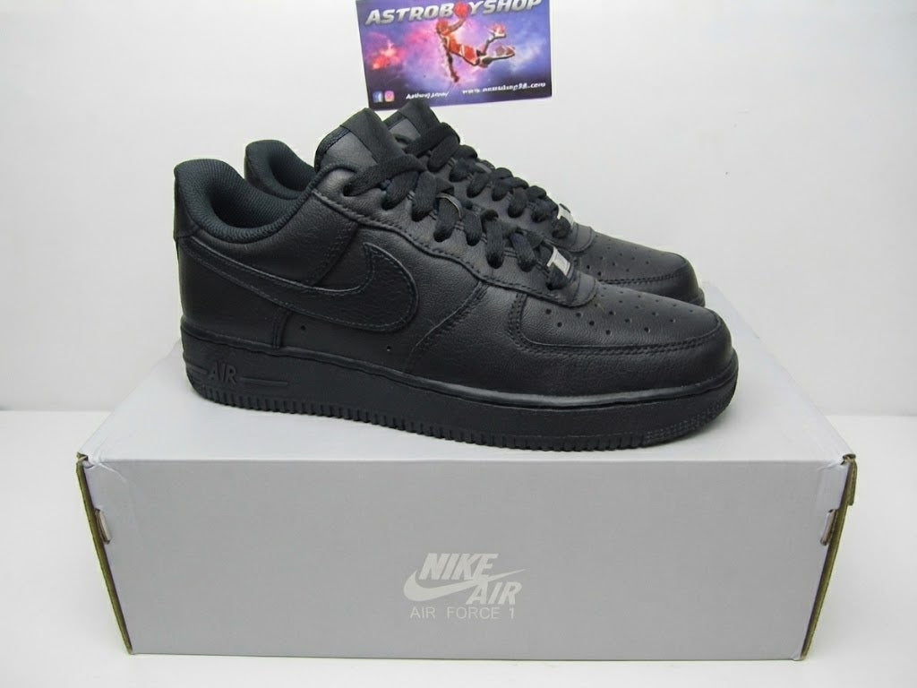 AIR FORCE ONE LOW TRIPLE BLACK EN CAJA
