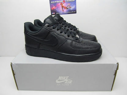 AIR FORCE ONE LOW TRIPLE BLACK EN CAJA