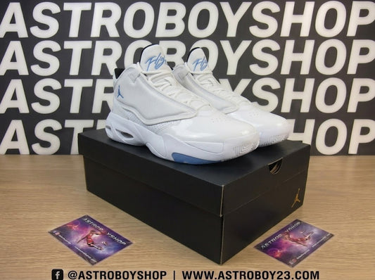 JORDAN MAX AURA 4 UNIVERSITY BLUE EN CAJA