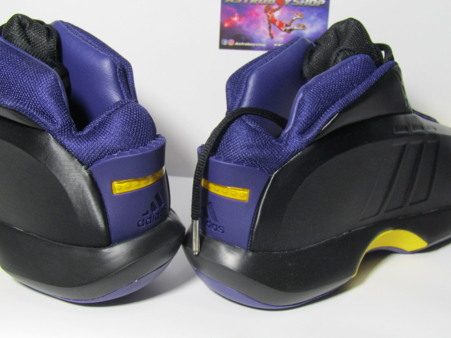 KOBE CRAZY 1 LAKERS BLACK 2023 EN CAJA