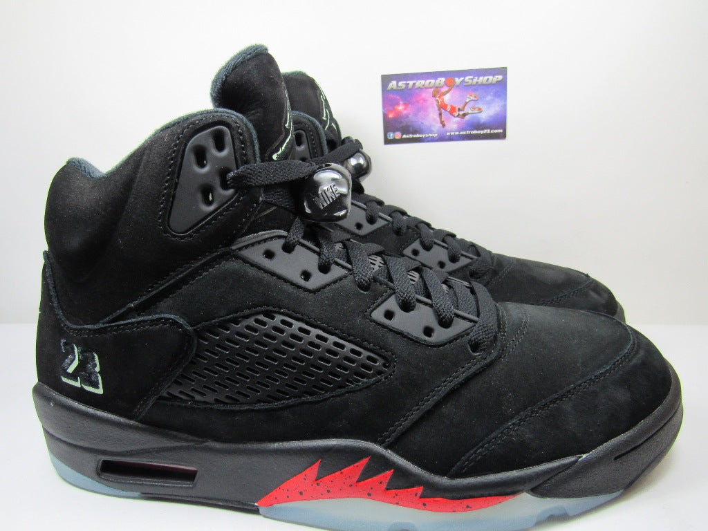 JORDAN 5 HALLOWEN GLOW IN THE DARK EN CAJA