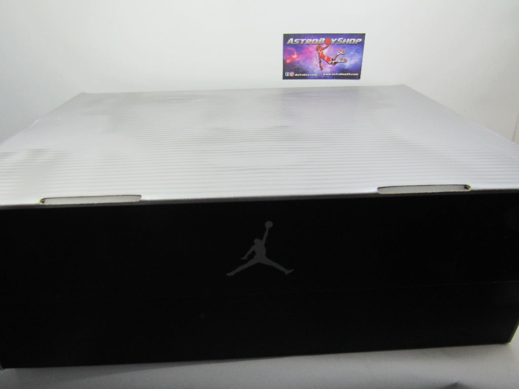 JORDAN 5 HALLOWEN GLOW IN THE DARK EN CAJA