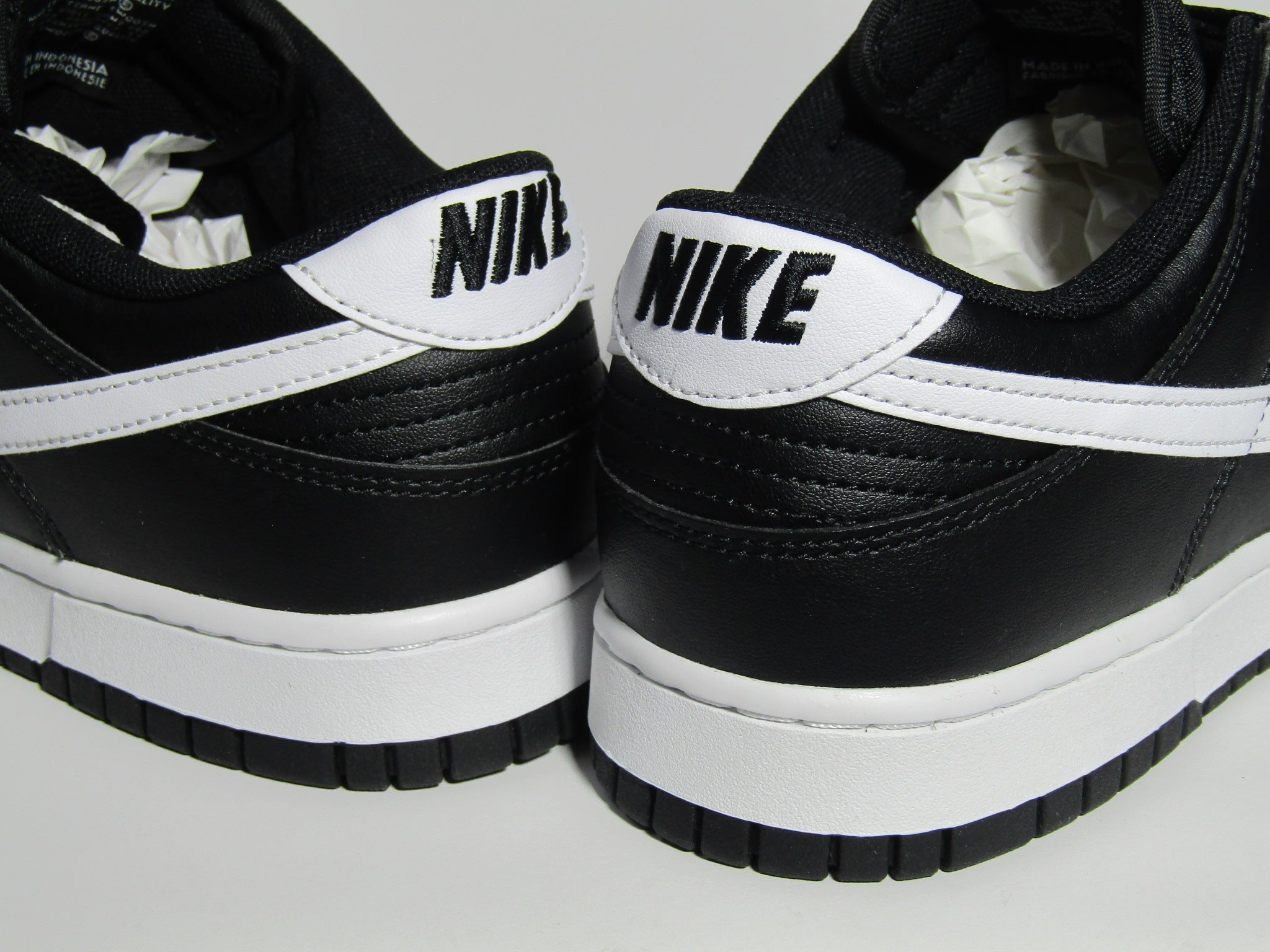 Dunk low black white best sale