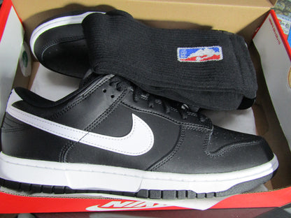 NIKE DUNK LOW BLACK AND WHITE EN CAJA