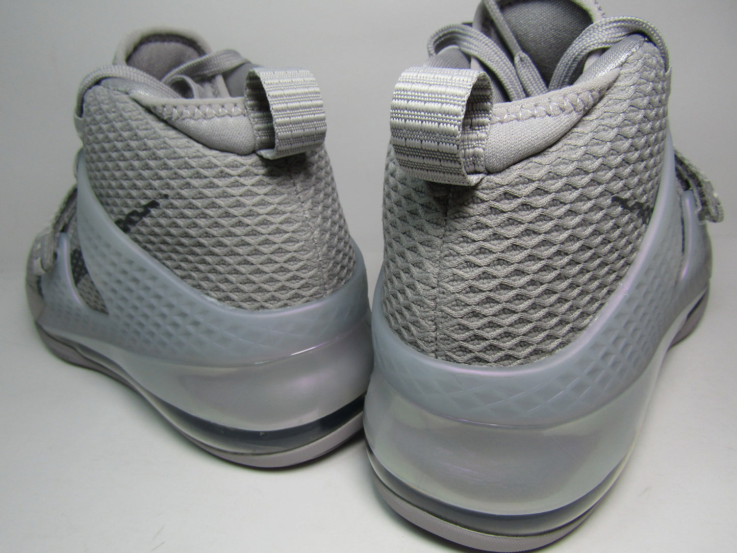 NIKE FORCE MAX 2 ANTONHY DAVIS GREY EN CAJA