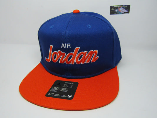 GORRA JORDAN PLANA PRO SCRIPT BLUE ORANGE UNITALLA ADULTO