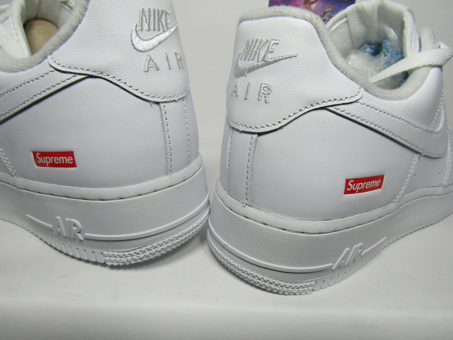 NIKE AF1 X SUPREME WHITE CON EXTRA LACES EN CAJA