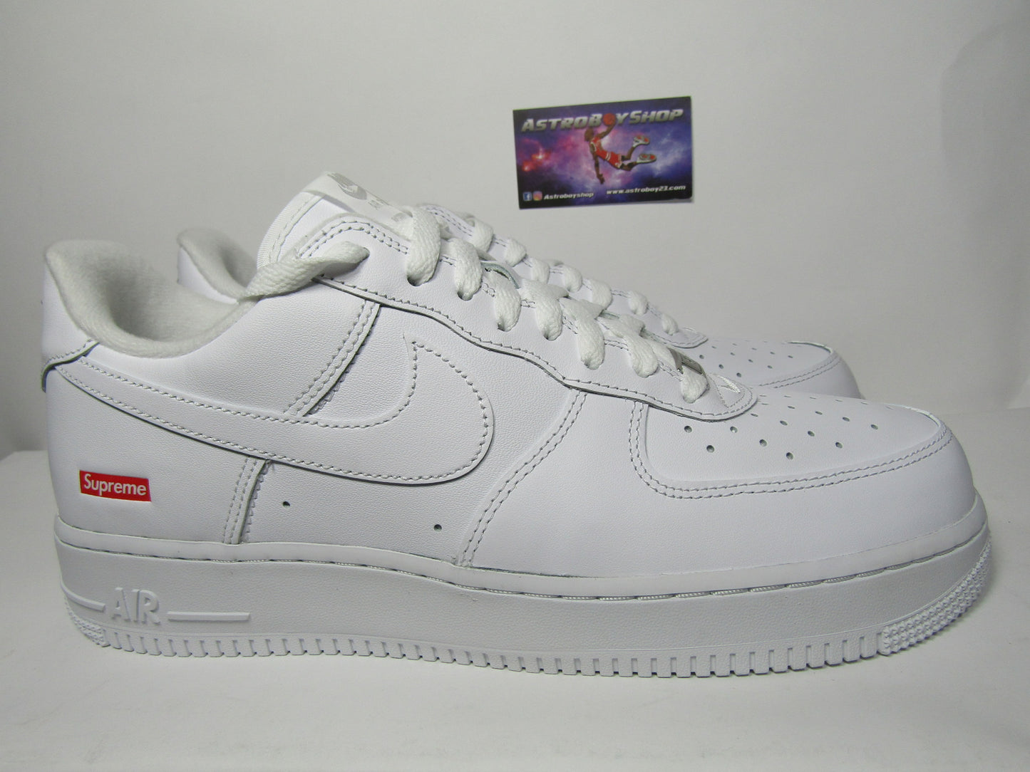 NIKE AF1 X SUPREME WHITE CON EXTRA LACES EN CAJA