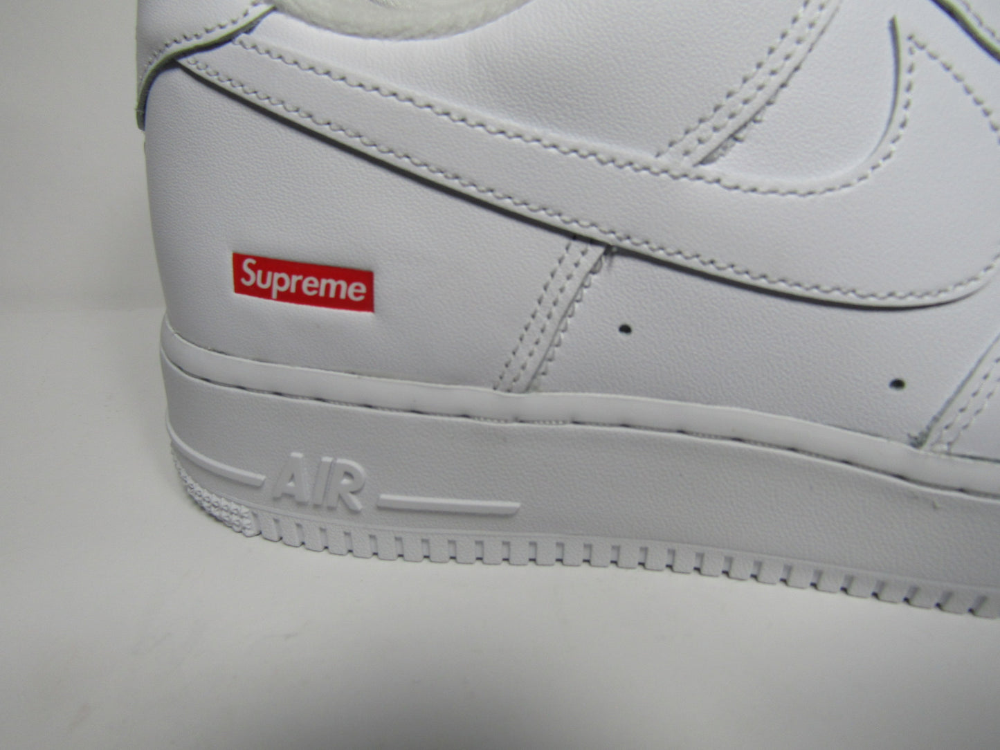 NIKE AF1 X SUPREME WHITE CON EXTRA LACES EN CAJA