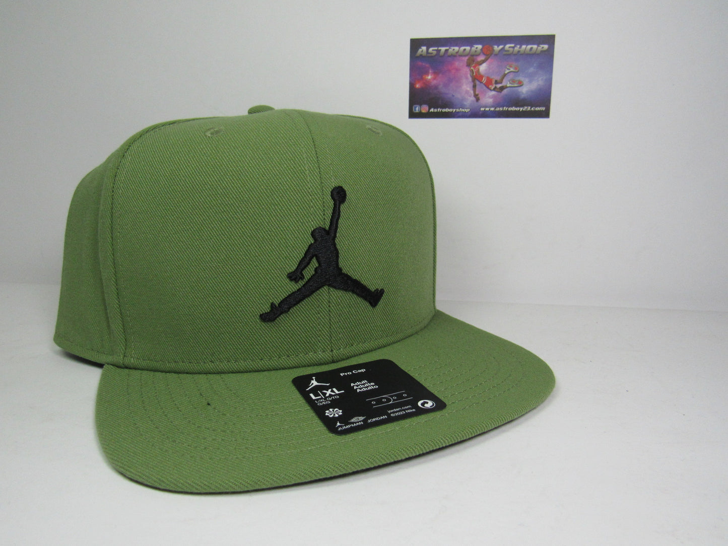 GORRA PLANA JORDAN JUMPMAN OLIVE 2023 (M/L UNITALLA)