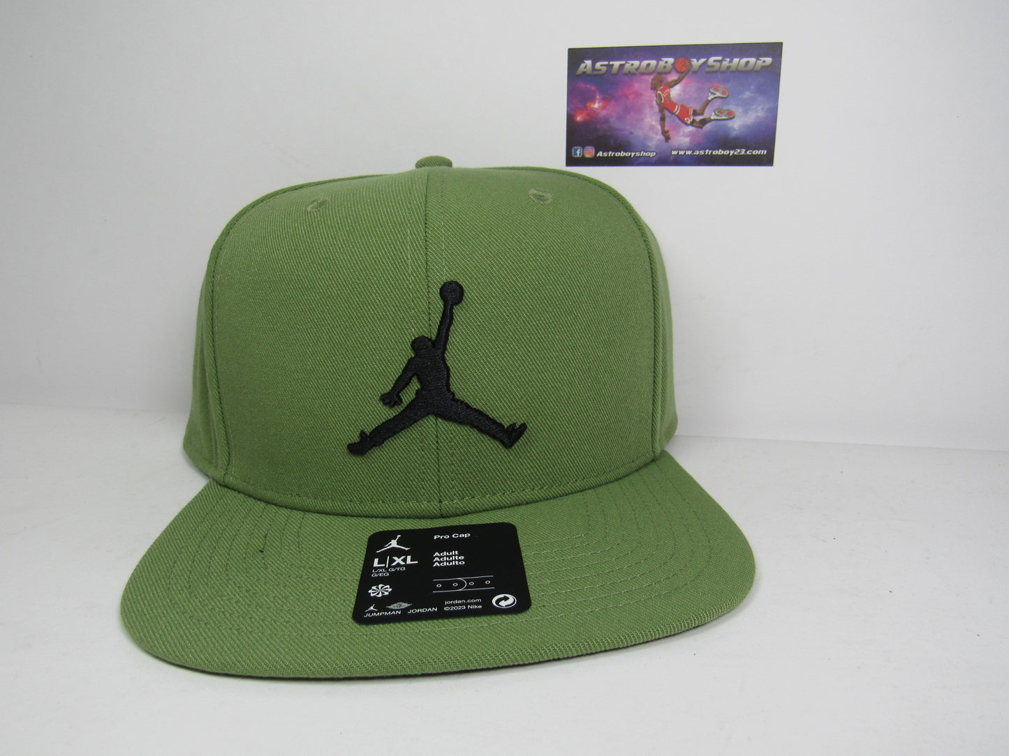 GORRA PLANA JORDAN JUMPMAN OLIVE 2023 (M/L UNITALLA)