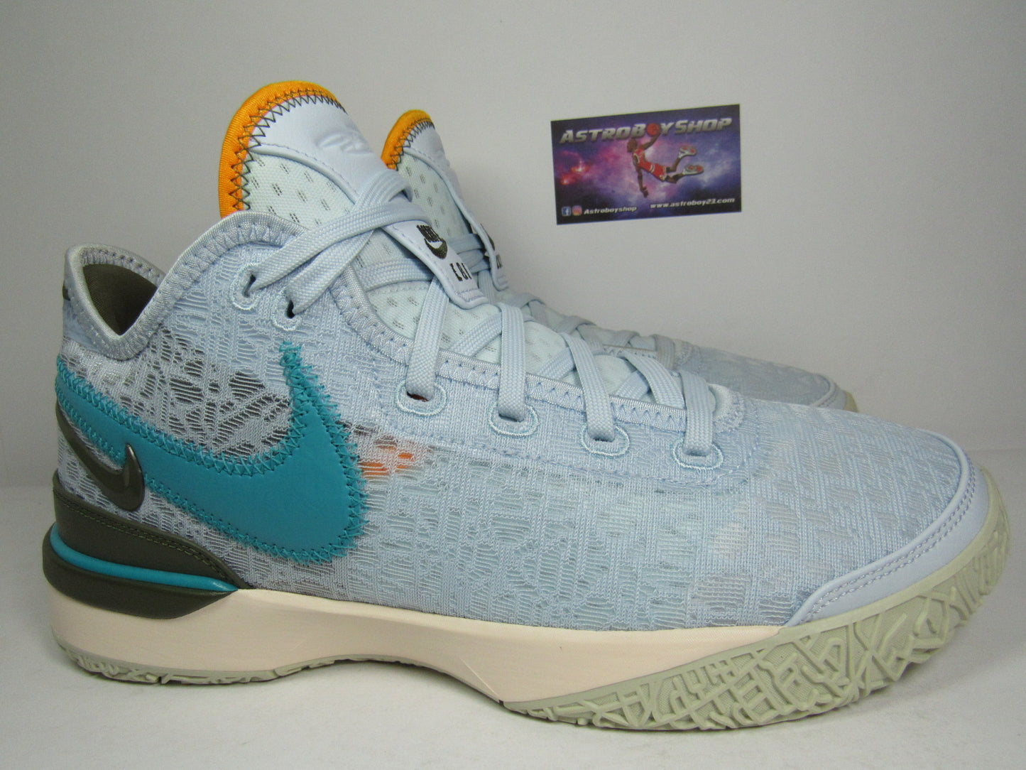 LEBRON 20 NXXT BLUE TINT EN CAJA