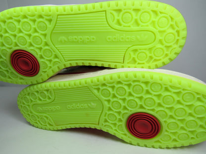 ADIDAS FORUM GRINCH 2 WHITE GREEN CON ESFERA Y PINES