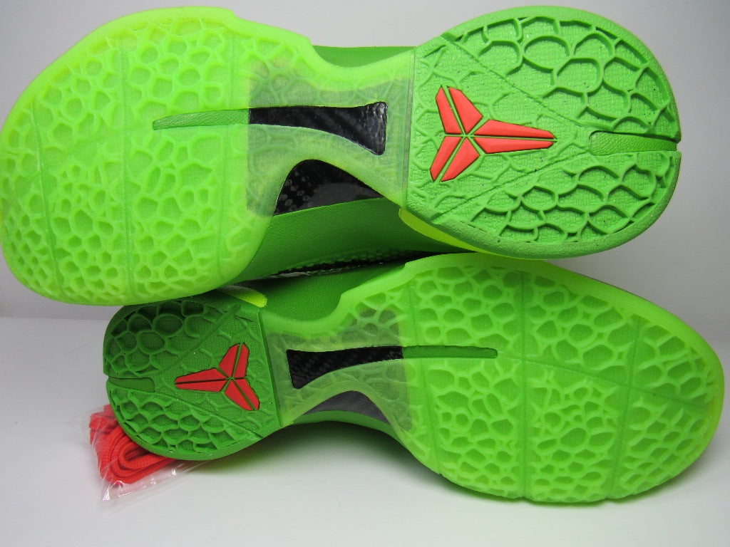 KOBE 6 GRINCH EDITION EN CAJA